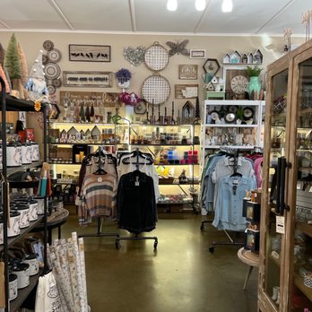 Mimi’s Boutique & Collectibles: Moda Vintage y Figuras Únicas