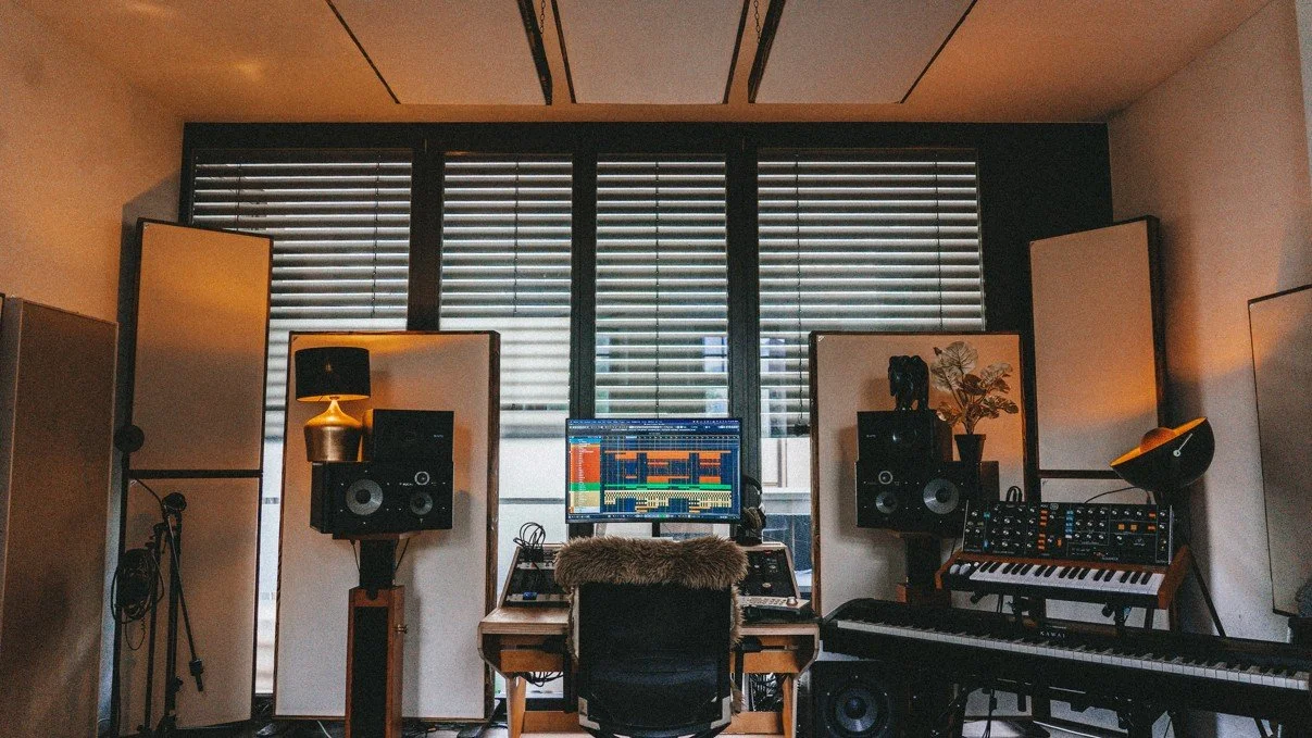 Producción Musical Acústica: Técnicas, Equipamiento y Grabación de Instrumentos Acústicos