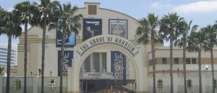 Grove of Anaheim: Parque Verde en California – Vista Panorámica y Fotografía de Naturaleza