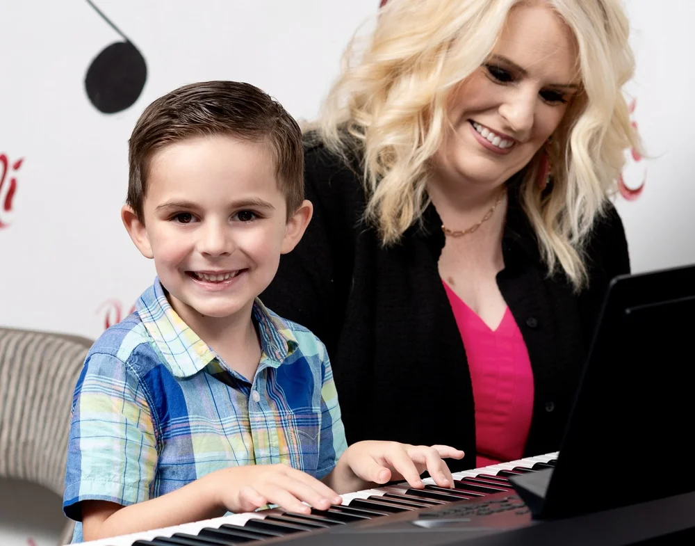 Escuela de Música Harmony Road – Clases de Piano, Guitarra y Voz | Educación Musical de Calidad