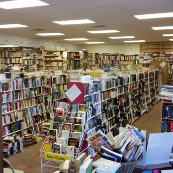 Descubre los Mejores Libros Usados bajo las Portadas de Charlie