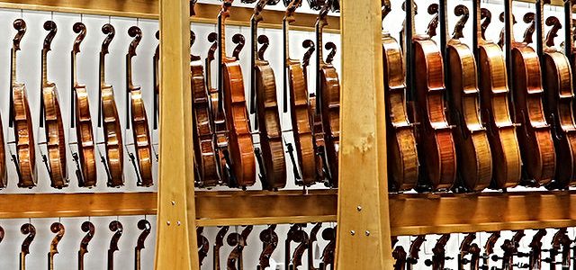 Tienda de Violines Robertson & Sons – Instrumentos de cuerda artesanales y reparación profesional