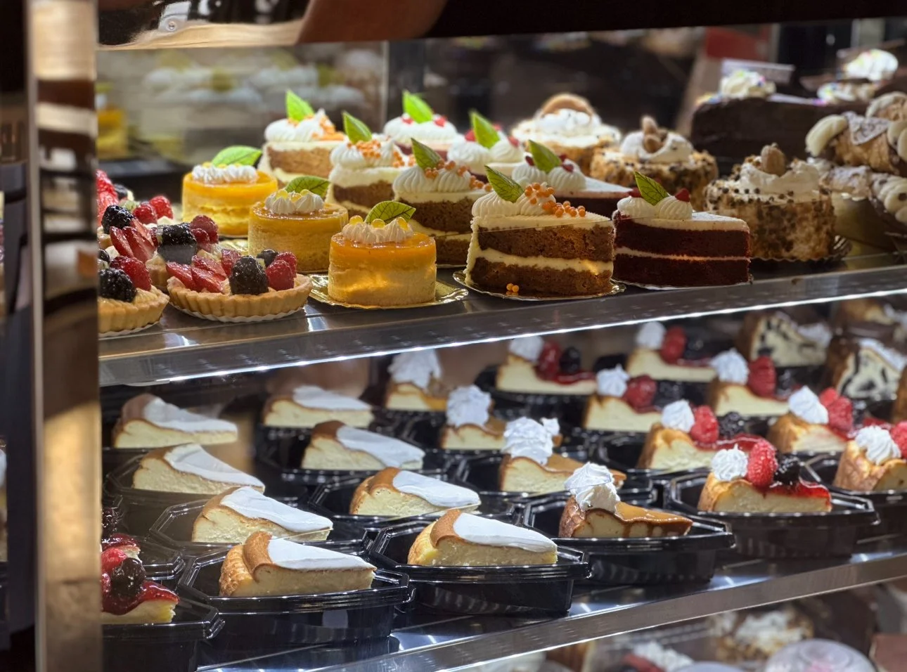 Providence Bakehouse: Panadería artesanal con panes y pasteles frescos, sabor auténtico