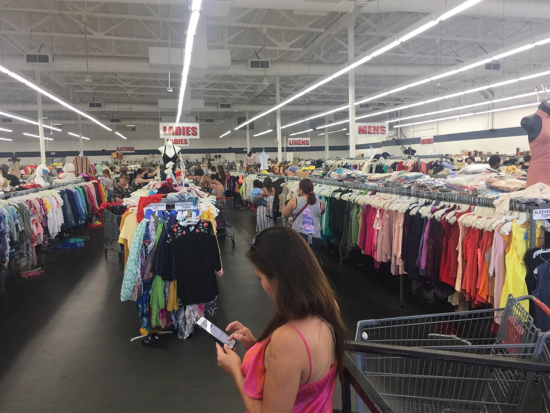 Valley Thrift Store en Escondido – Tienda de segunda mano con ofertas únicas y precios bajos