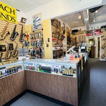 Vibrante Concierto de Vientos y Metales en Long Beach – Música en Vivo