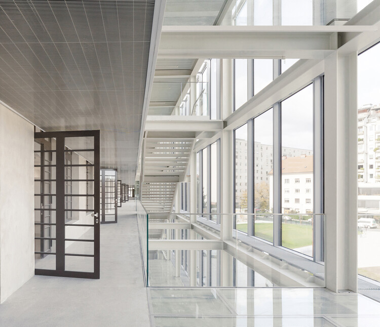 Imagen de Partida Creative Studio – Diseño Gráfico y Branding Innovador