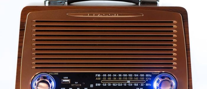 Radiotronics: Imagen de Innovación en Electrónica y Radiofrecuencia – Alta Resolución