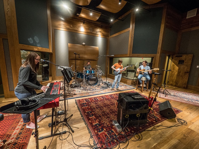 Estudio y escenario profesional para músicos – Musician’s Stage & Studio, Inc. | Equipo de sonido y producción