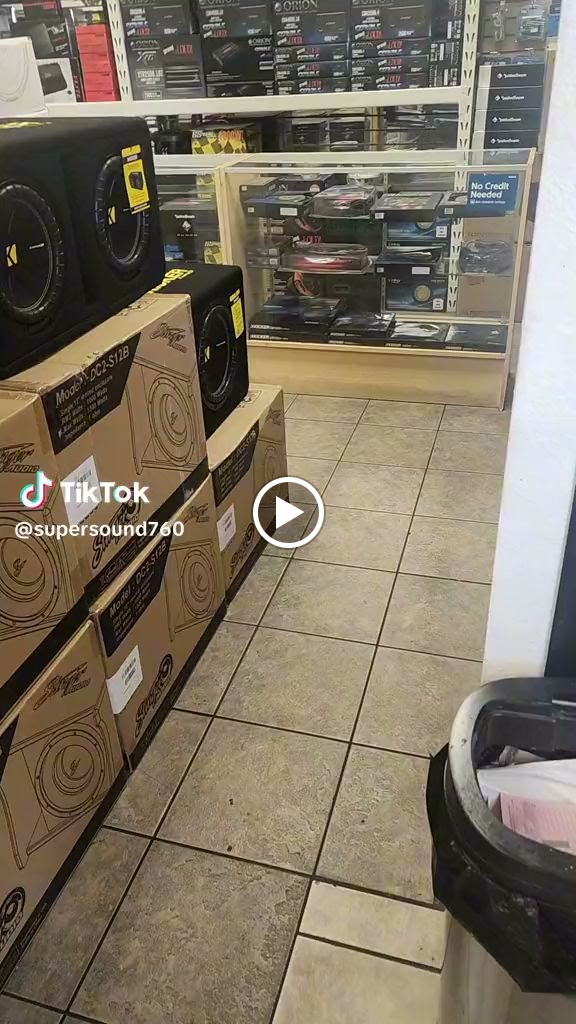 Super Sound: Sistema de Audio Premium y Vidrios Tinteados de Alta Protección