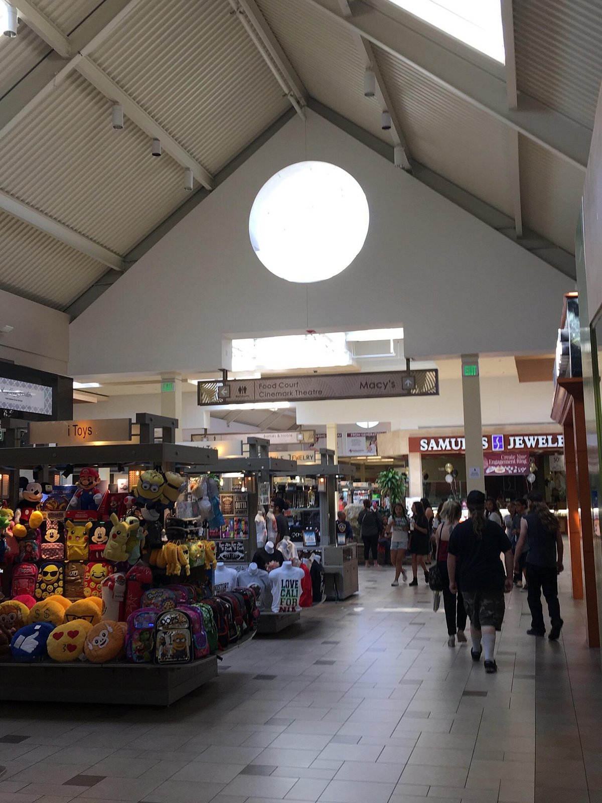The Mall of Victor Valley: Centro comercial líder en Victor Valley, tiendas, gastronomía y entretenimiento