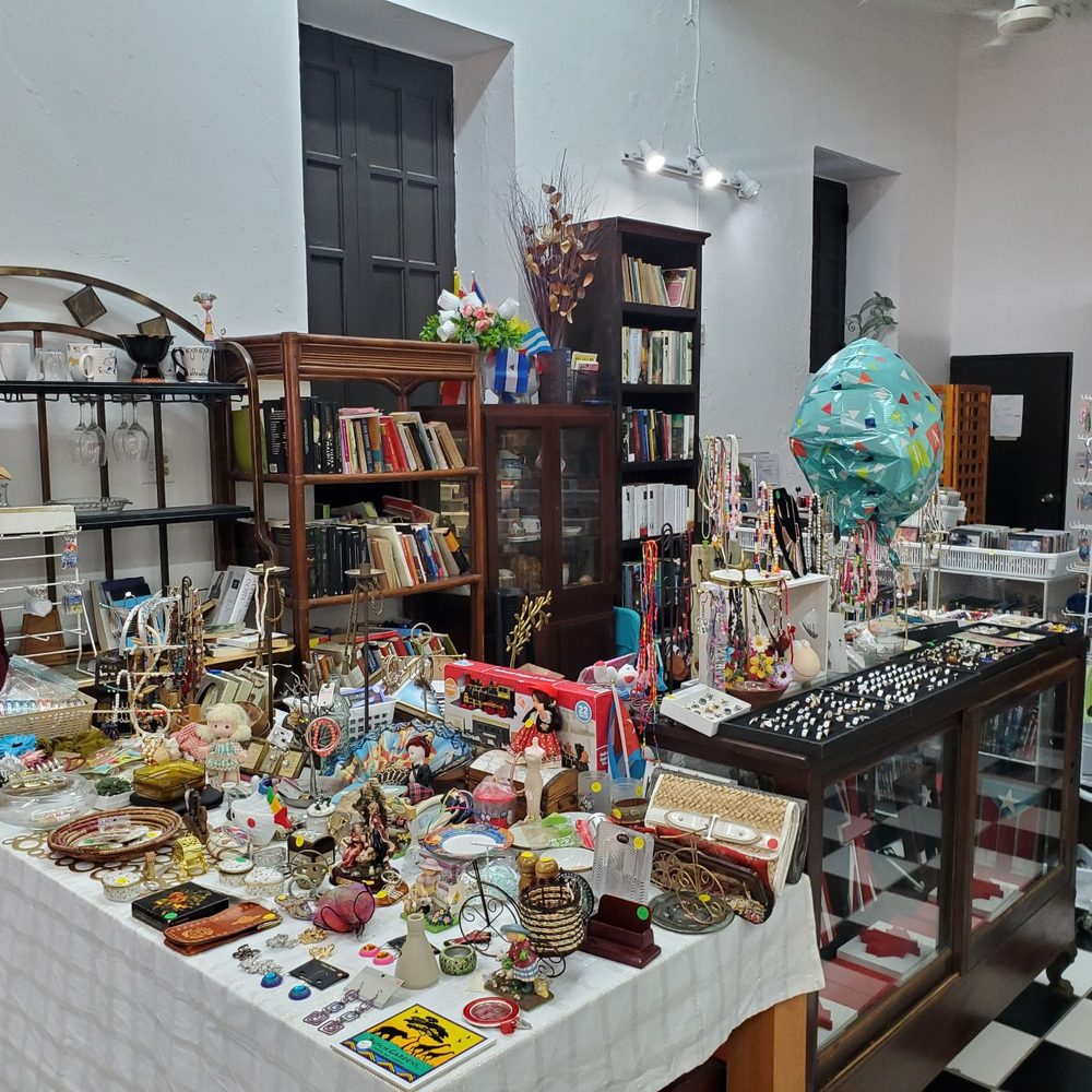 Caguas Thrift Store: Tienda de segunda mano con gangas y moda vintage en Puerto Rico