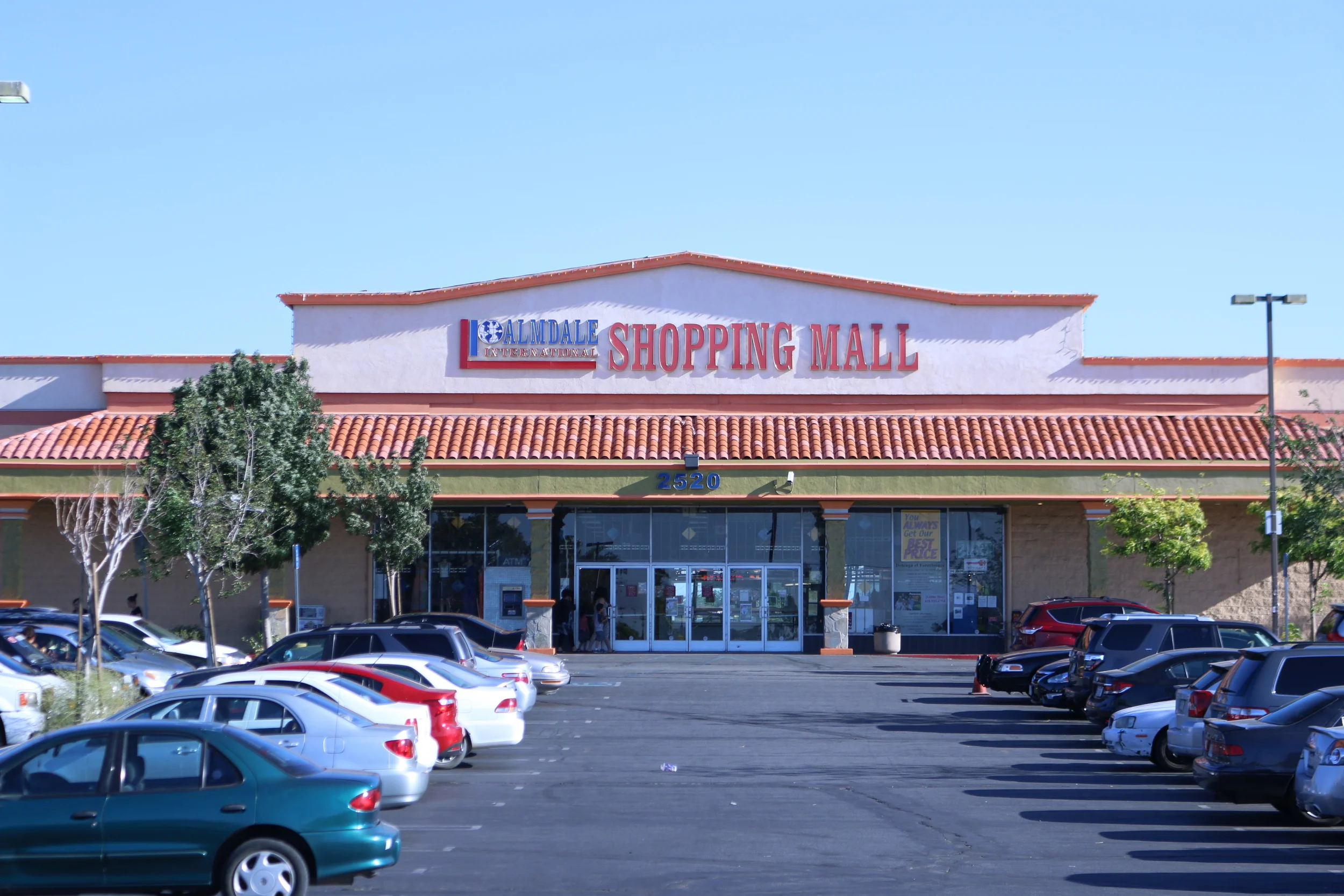 Palmdale International Shopping Mall: Centro Comercial de Compras Internacionales y Entretenimiento