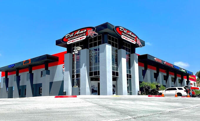 Del Amo Motorsports South Bay – Acción de Autos, Pistas y Eventos de Carreras
