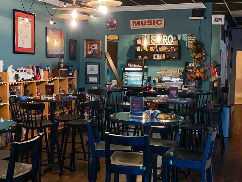 Rockfe: Academia de Música y Coffee Shop – Café, Clases y Conciertos en Vivo