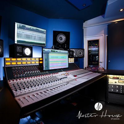 Master House Studios: Fotografía del Estudio de Grabación y Producción Musical