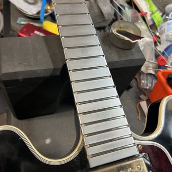 Servicio Profesional de Reparación Hi‑Tech de Guitarras – Mantenimiento Preciso