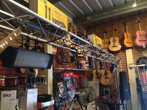 Rentas & Son Music Center – Alquiler de Equipos de Sonido e Instrumentos para Eventos