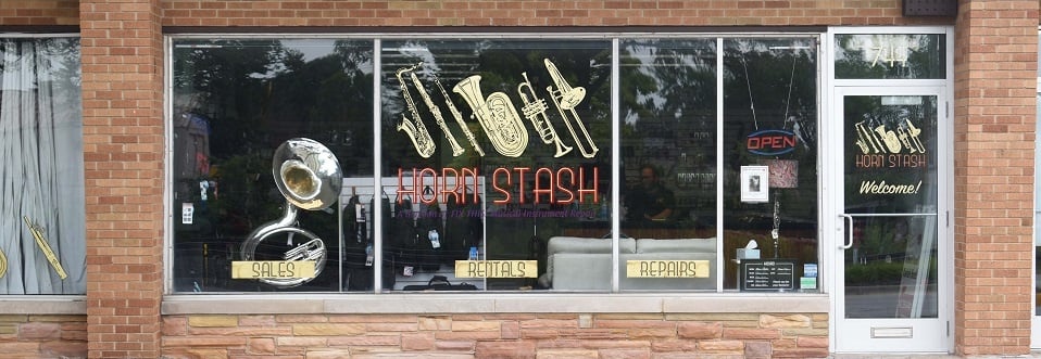 Horn Stash: colección de cuernos vintage – foto de alta resolución