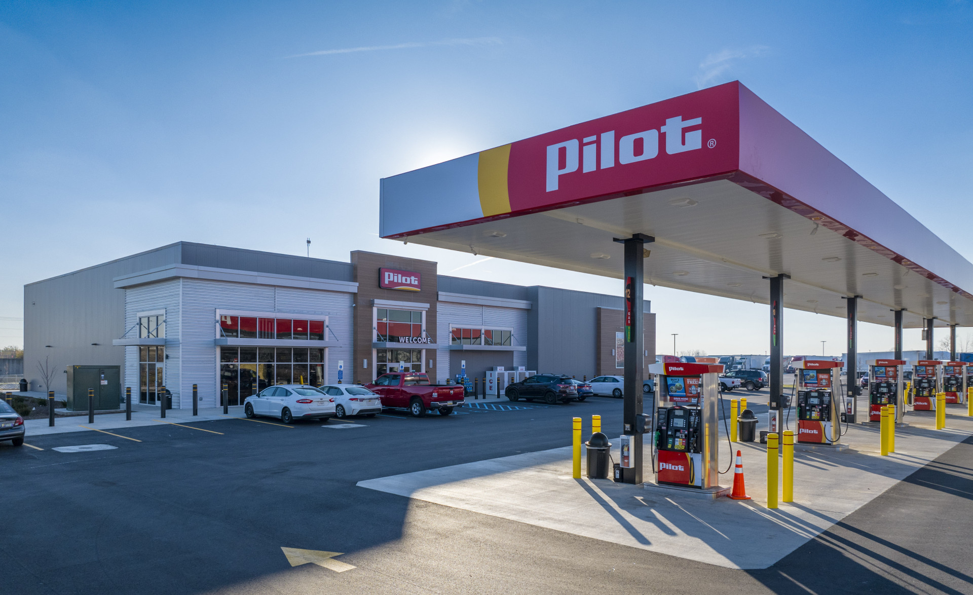 Pilot Travel Center: Estación de Servicio y Descanso para Conductores | Combustible, Tienda y Café