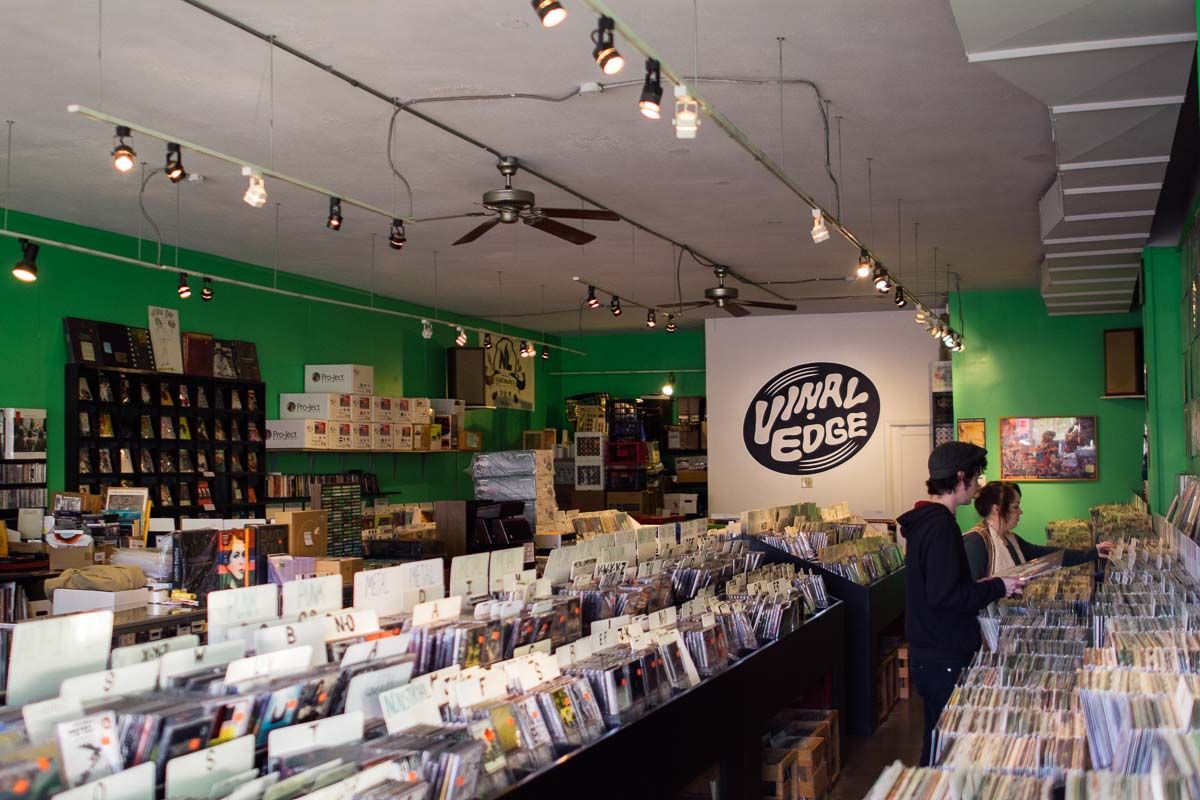 Logo oficial de Vinal Edge Records – Marca de música independiente y producción de álbumes